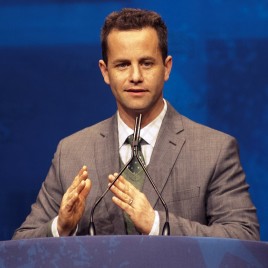Actor Kirk Cameron Keynotes CrossNet Ministries Banquet