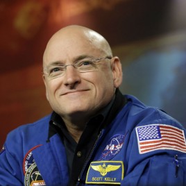 Astronaut Scott Kelly Closes the Foothill College Celebrity Forum Speaker Series