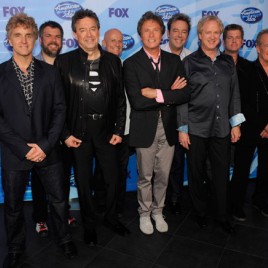 Chicago Attends Book Signing Prior to Concert Saturday in Tampa
