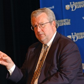 Former Shell President John Hofmeister Speaks at Louisiana Tech Commencement