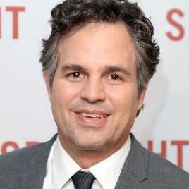 Actor Mark Ruffalo Gives Commencement Address at Ringling College of Art and Design