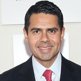 Telemundo Chairman Cesar Conde Speaks at Belen Jesuit Commencement June 1st