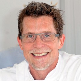 Kendall College Announces Celebrity Chef Rick Bayless as Commencement Speaker