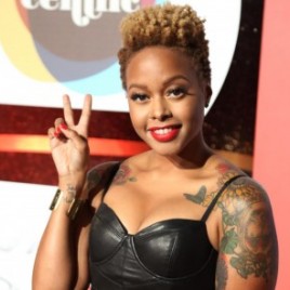 Grammy Winner Chrisette Michele Holds Baltimore Meet and Greet