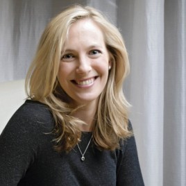 Devil Wears Prada Author Lauren Weisberger Holds Chicago-Area Book Signing