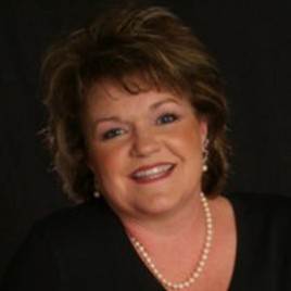 Motivational Speaker Amy Dee Speaks at Pink Night Out in Montana