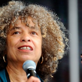 Activist Angela Davis Speaks at Memphis Banquet Next Month
