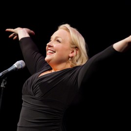 Writer and Performer Faye Lane Speaks at Virginia Women’s Business Conference