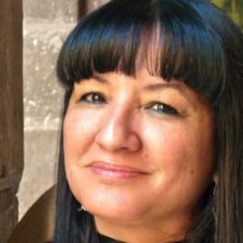 Sandra Cisneros Agent