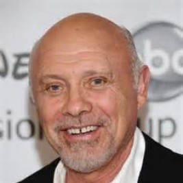 Hector Elizondo