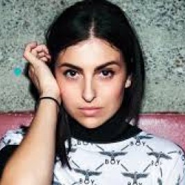 Anna Lunoe Mani Image