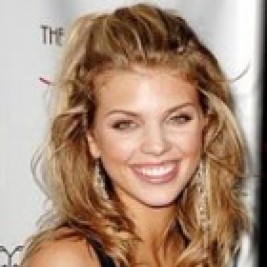 Annalynee McCord