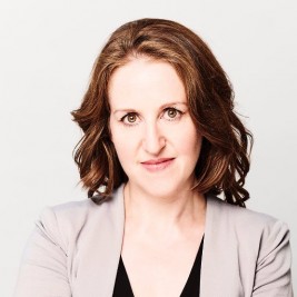 Carina Bauer Mani Image