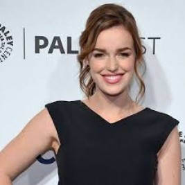 Elizabeth Henstridge