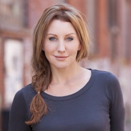 Amy Matthews Mani Image