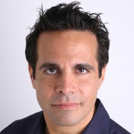 Mario Cantone