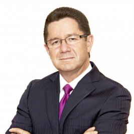 Dr. Camilo Cruz