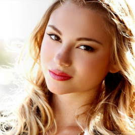 Allie Gonino  Image